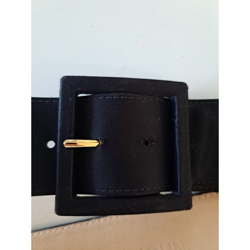 St. John Black Wide Belt Gold Buckle Leather & Polyurethane Size 12 USA Designer - Picture 3 of 9